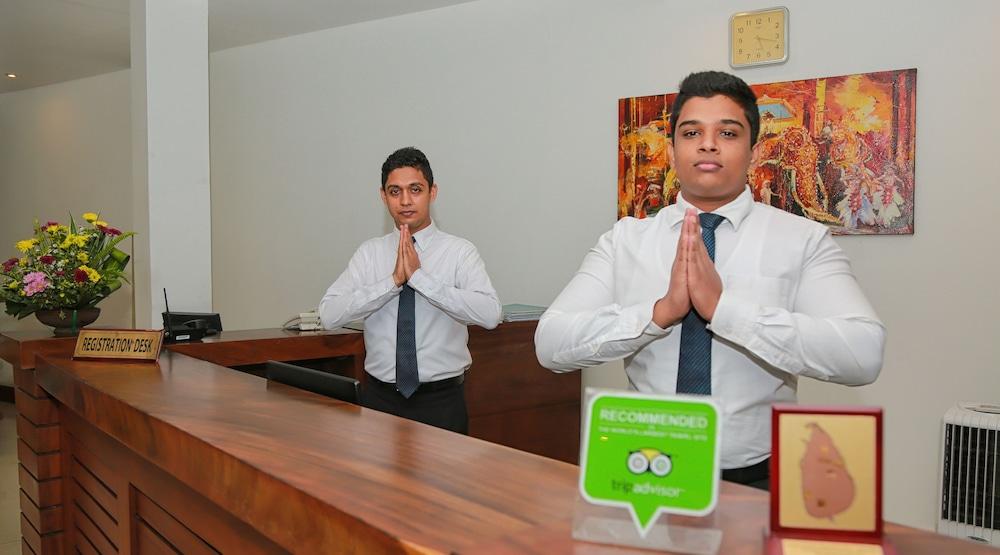 Senani Hotel Kandy Eksteriør bilde