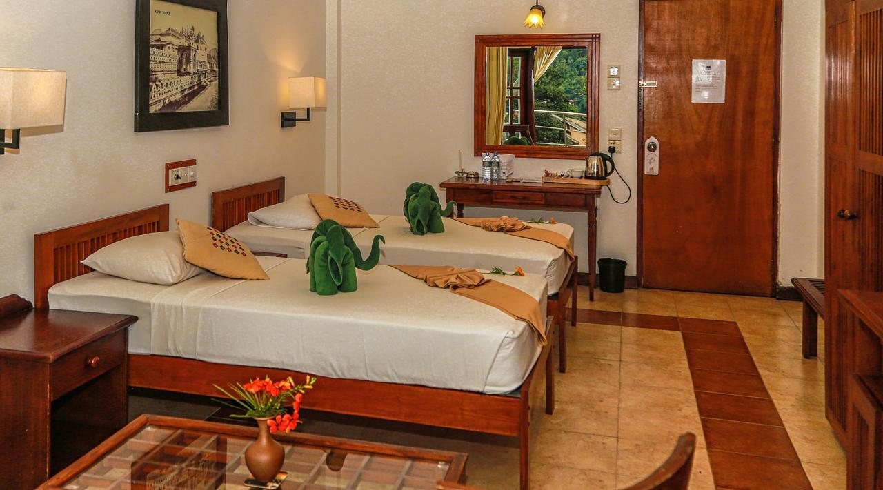 Senani Hotel Kandy Eksteriør bilde