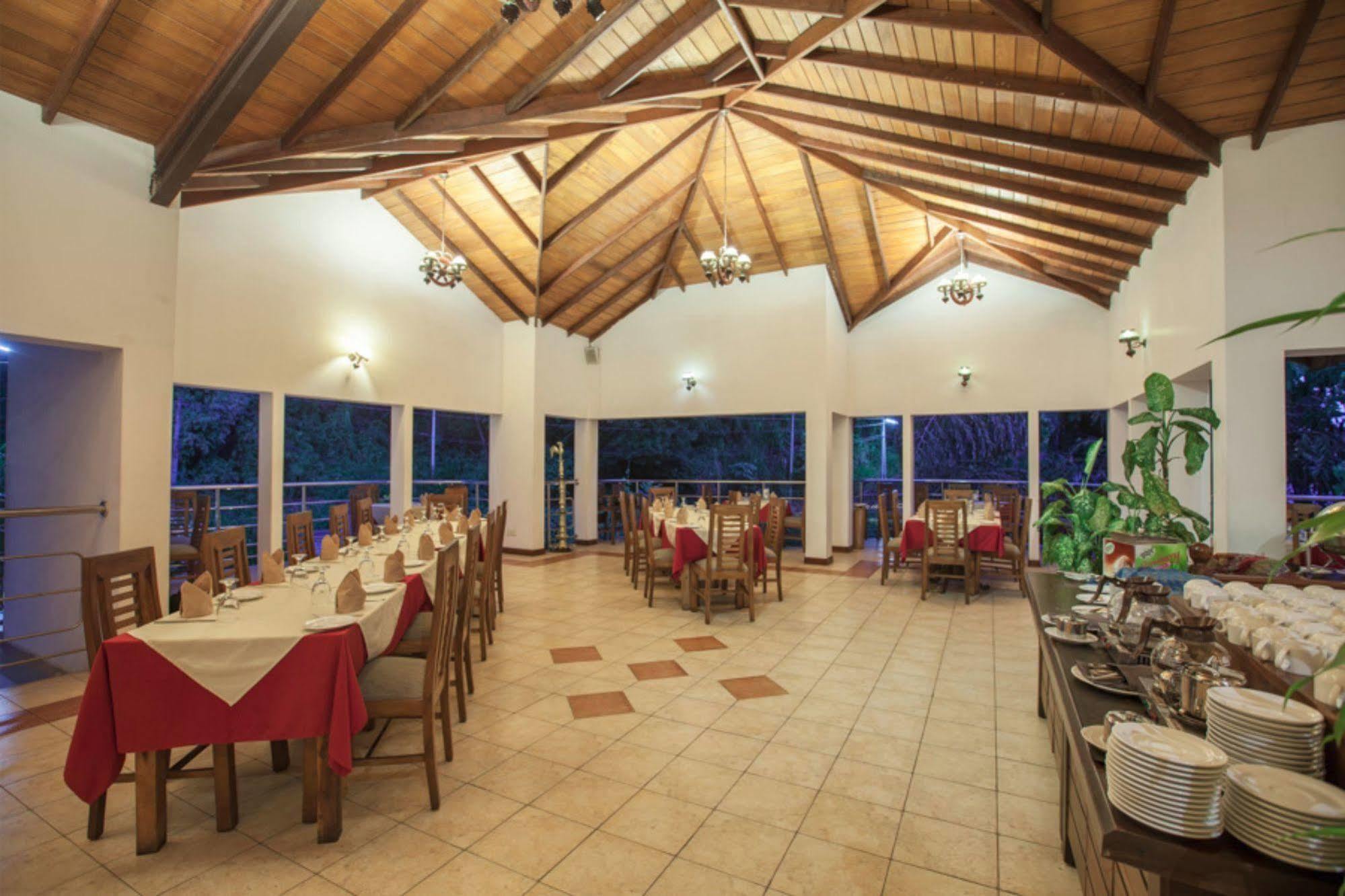 Senani Hotel Kandy Eksteriør bilde