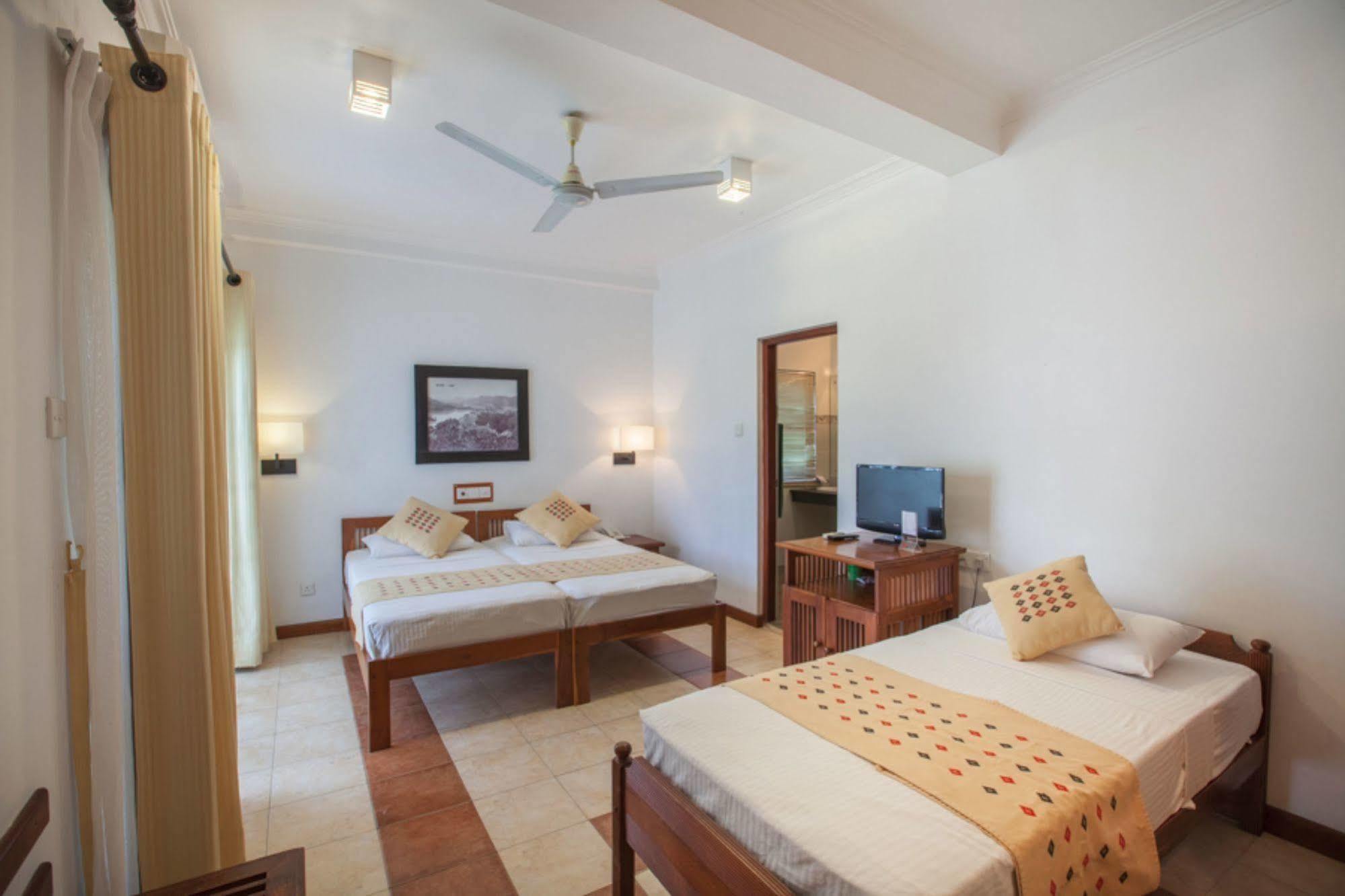 Senani Hotel Kandy Eksteriør bilde